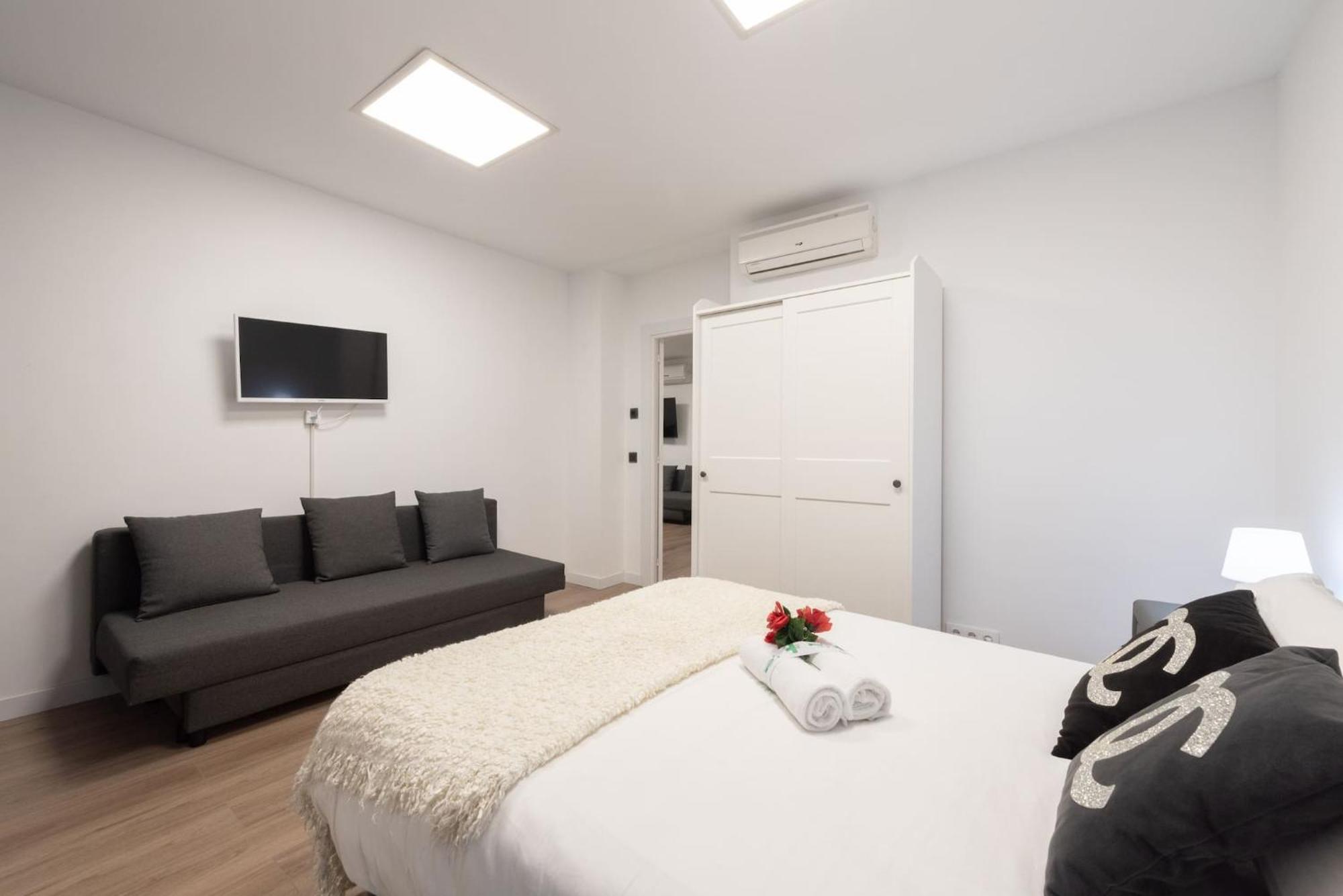 Apartamentos Day Madrid Santo Domingo Centro Gran Via Sol Malasana Exterior photo
